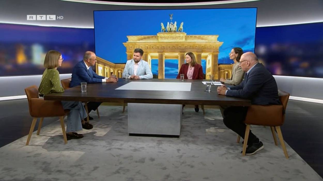 Bundeskanzler Friedrich Merz in der TV-Runde. Quelle: Screenshot RTL