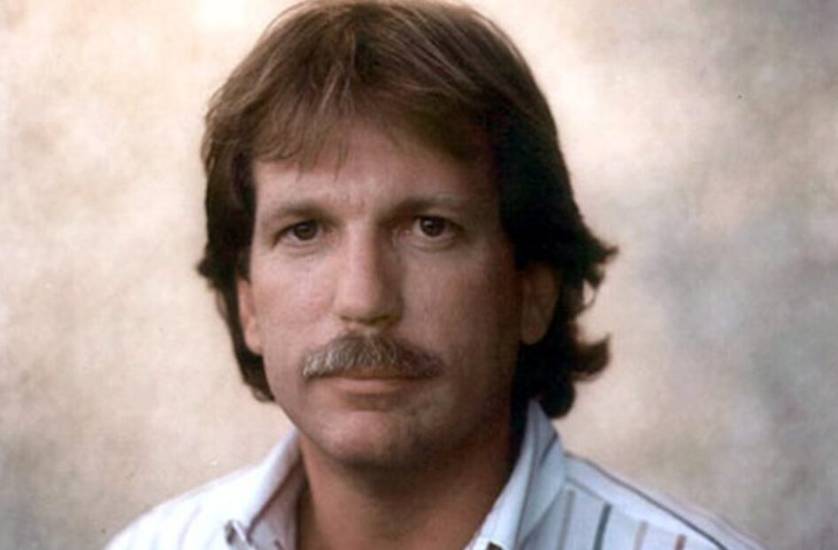 Ein Bild, das Menschliches Gesicht, Person, Porträt, Augenbraue enthält.
Automatisch generierte Beschreibung